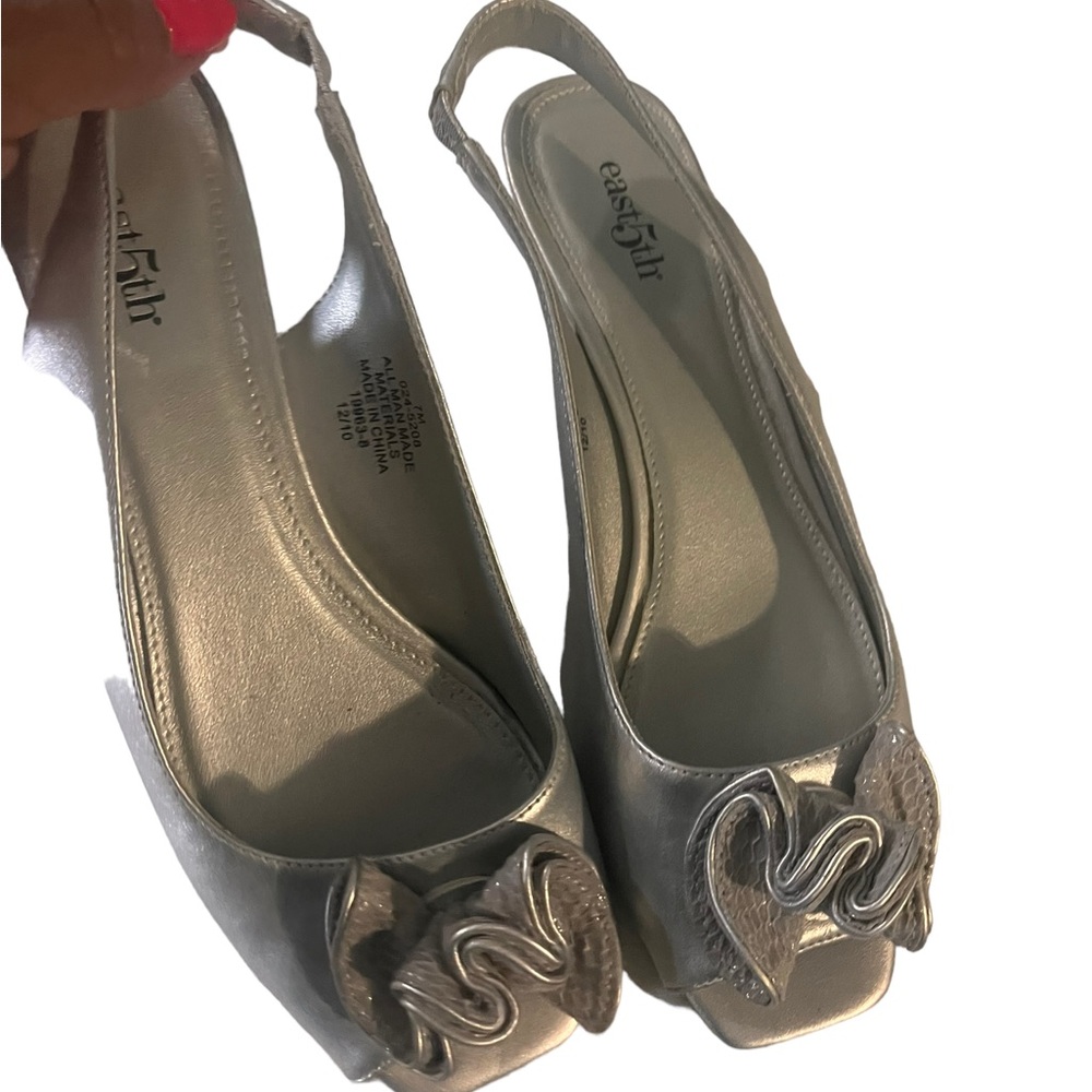 size 7 east 5th silver shoes